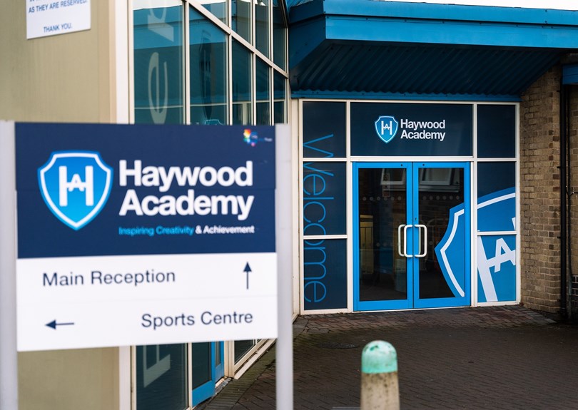 SO Visual Signs Express Haywood Academy 010 (1)