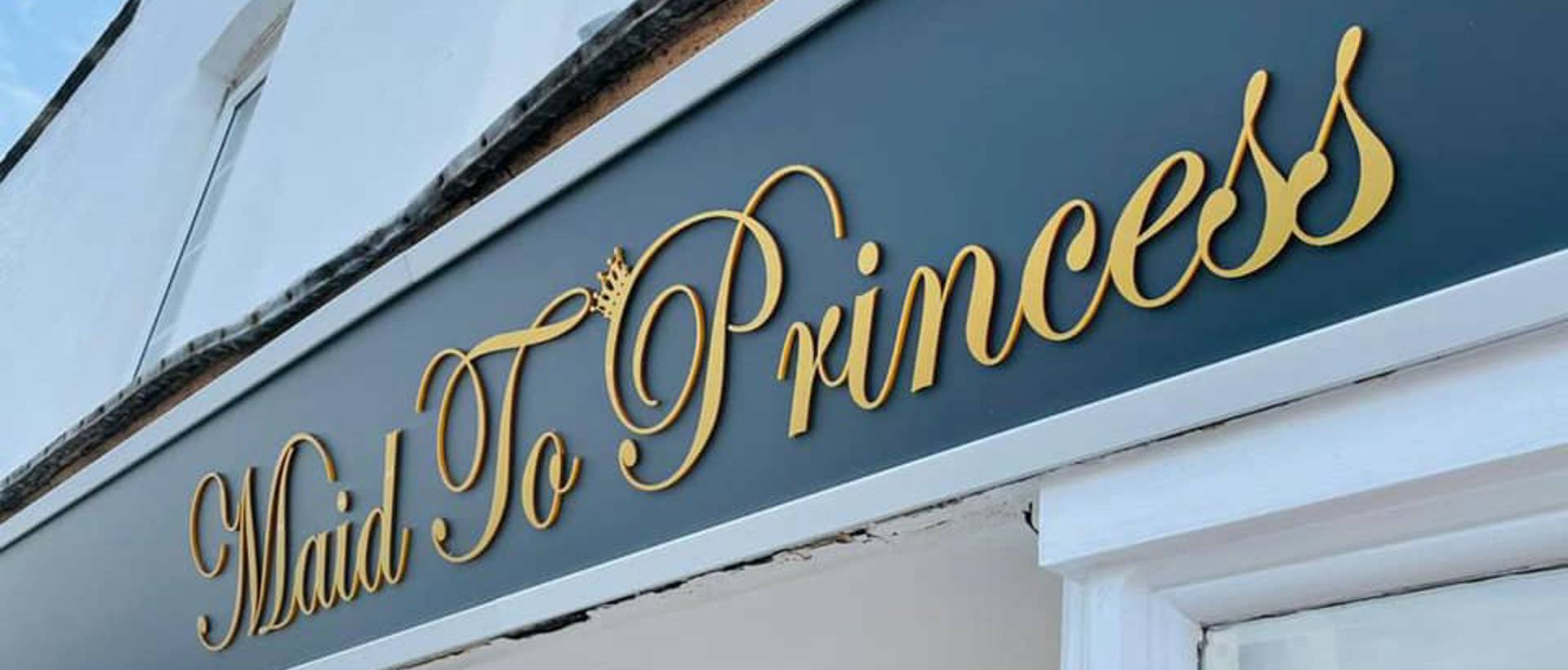 Flat cut lettering & logos